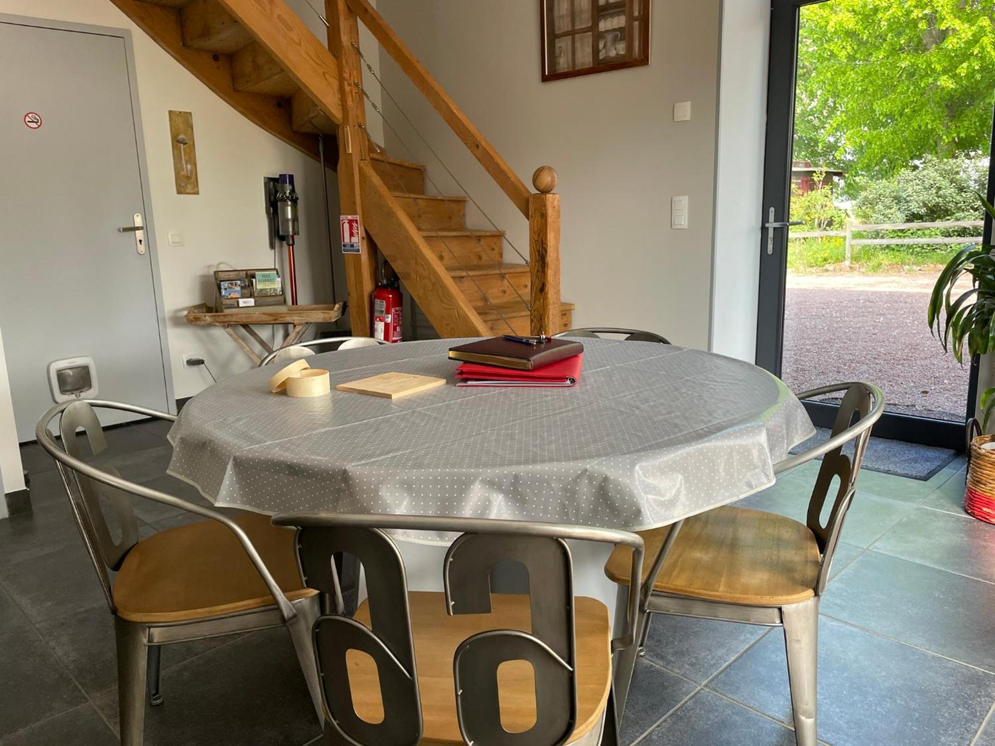 La Grange Aux Hirondelles - Appartement Complet Et Independant Commelle-Vernay エクステリア 写真