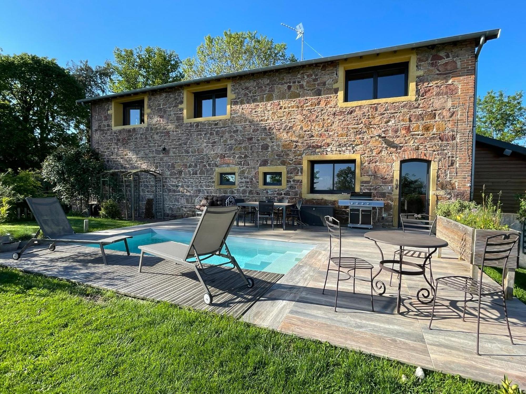 La Grange Aux Hirondelles - Appartement Complet Et Independant Commelle-Vernay エクステリア 写真