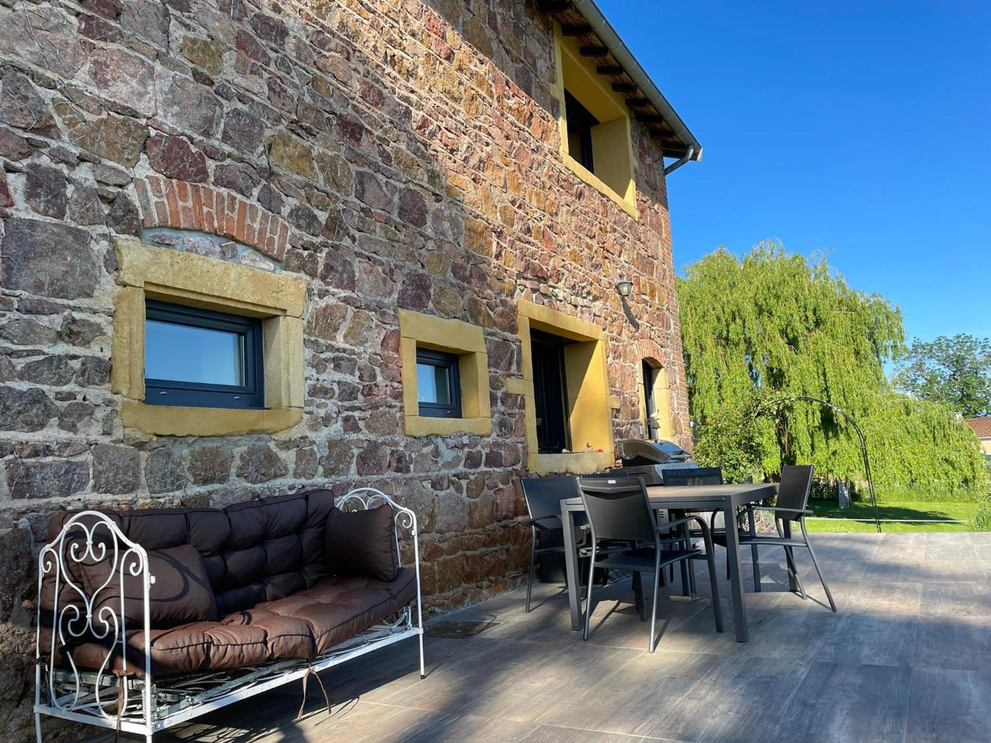 La Grange Aux Hirondelles - Appartement Complet Et Independant Commelle-Vernay エクステリア 写真
